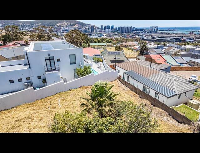 LAND FOR SALE IN WALMER ESTATE